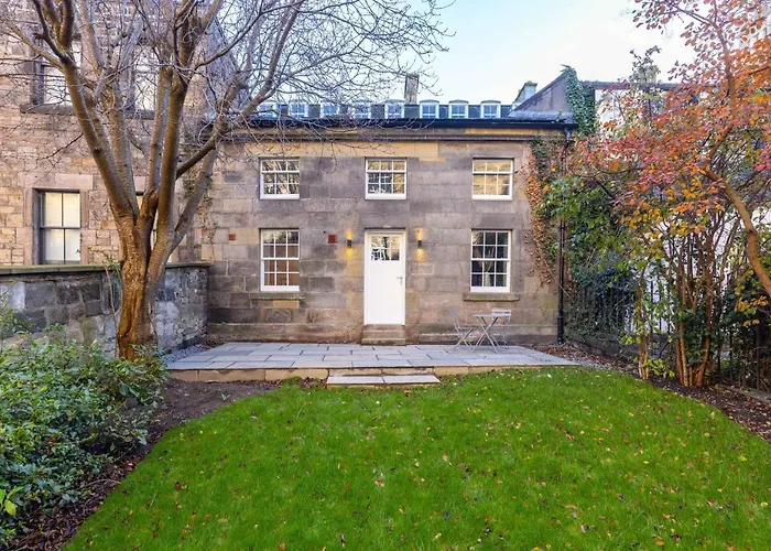 Dragon Suites - Yukina Suite - 2 Bed City Centre House With Garden