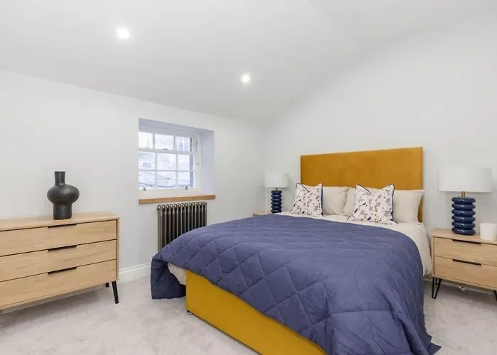 Dragon Suites - Yukina Suite - 2 Bed City Centre House With Garden